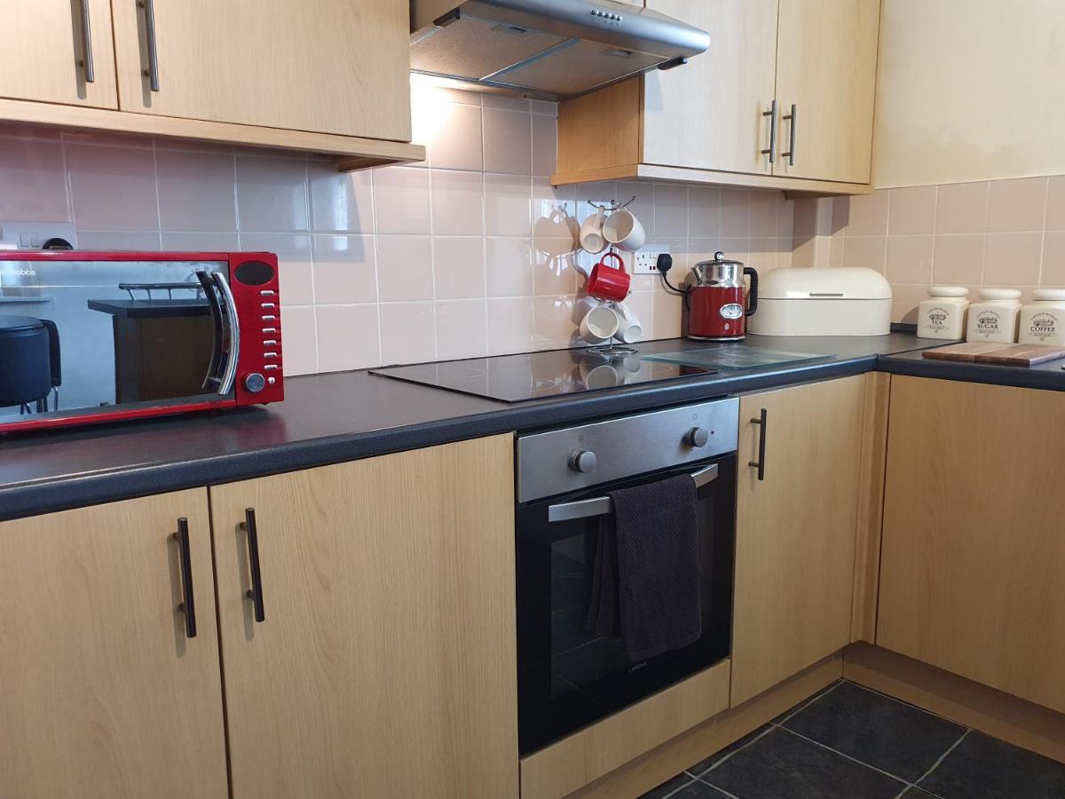 Pomfret House, 3 Bedrooms, Burnley Central, Contractors And Groups First Choice, Free Parking Exterior photo