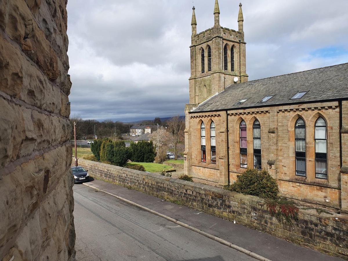 Pomfret House, 3 Bedrooms, Burnley Central, Contractors And Groups First Choice, Free Parking Exterior photo